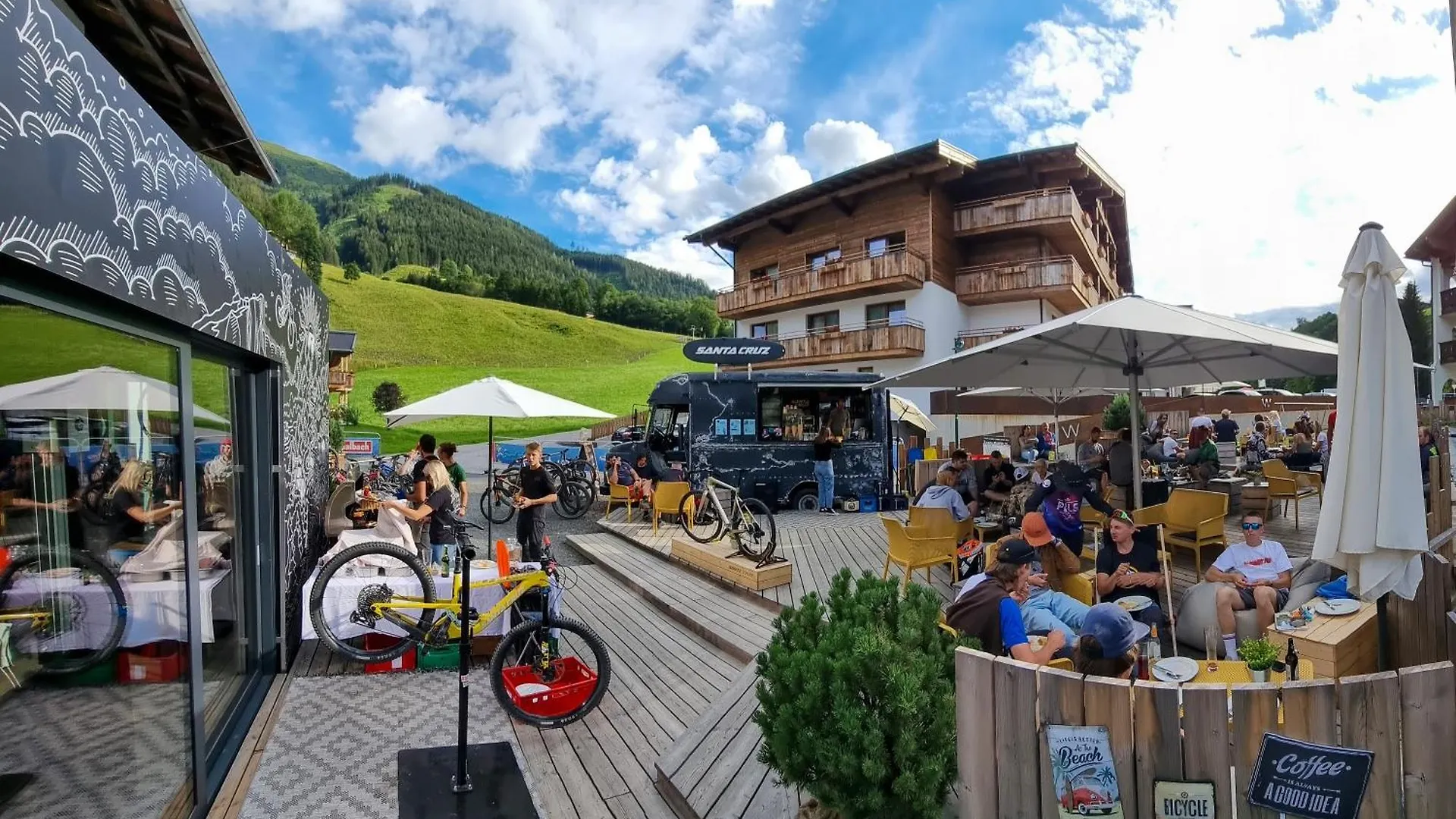 Skill Mountain Lodge - Ski Und Bike Hostel Im Sommer Mit Joker Card Saalbach-Hinterglemm
